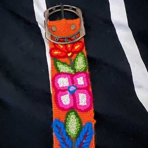 Peruvian Hand embroidered colorful alpaca floral belts - Picture 5 of 7